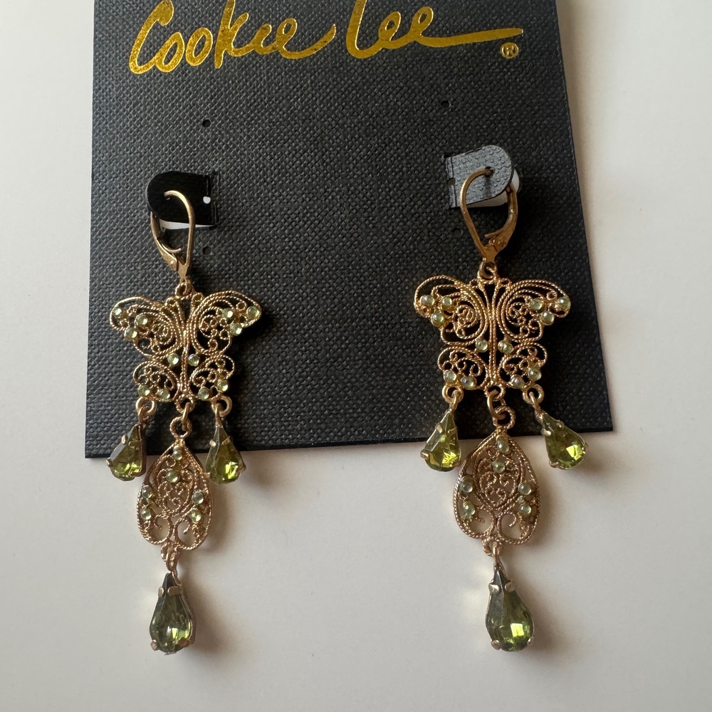 NWT Vintage Cookie Lee Gold Filigree Butterfly Chandelier Leverback Earrings